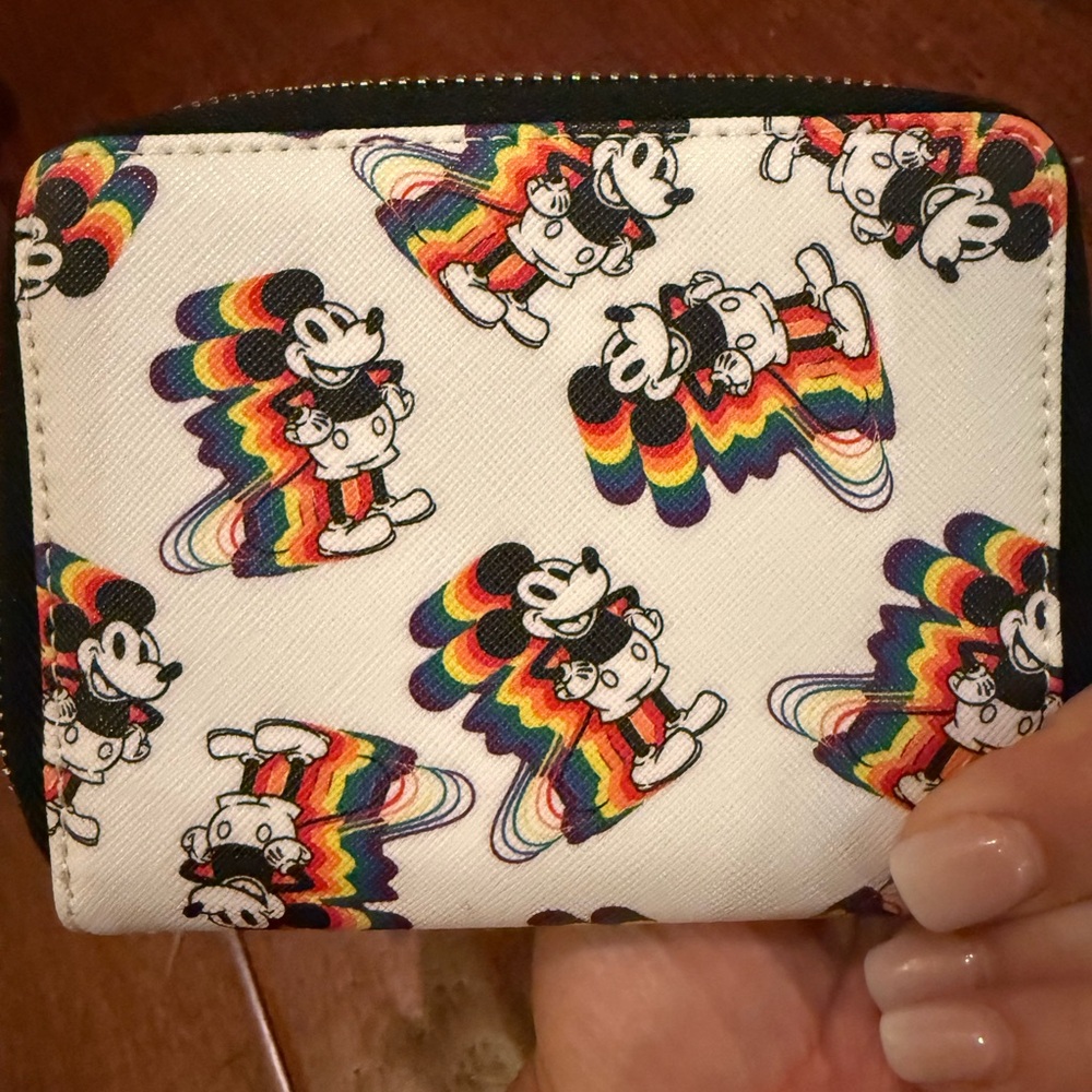 Disney Loungefly Mickey Mouse Rainbow Wallet - Picture 4 of 5